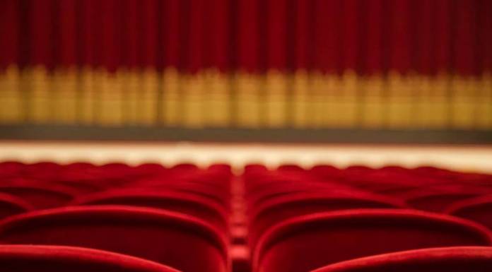 Jak zachować się w teatrze? zachowanie w teatrze