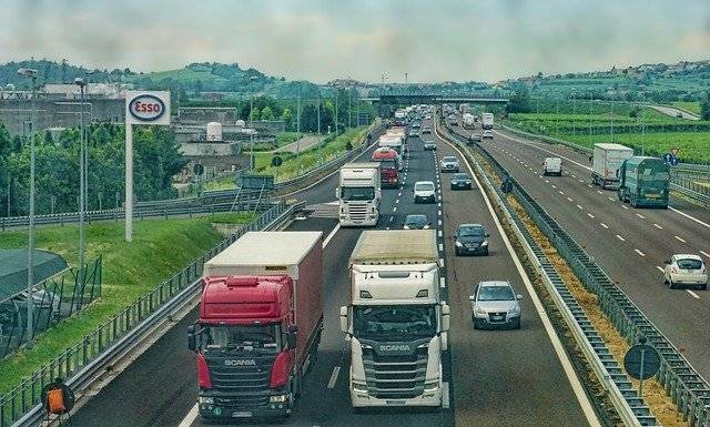 Kierowca międzynarodowy – jakie dokumenty musi mieć przy sobie w trasie?